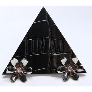 NWT LUV AJ Daisy Post Statement Earrings Silver